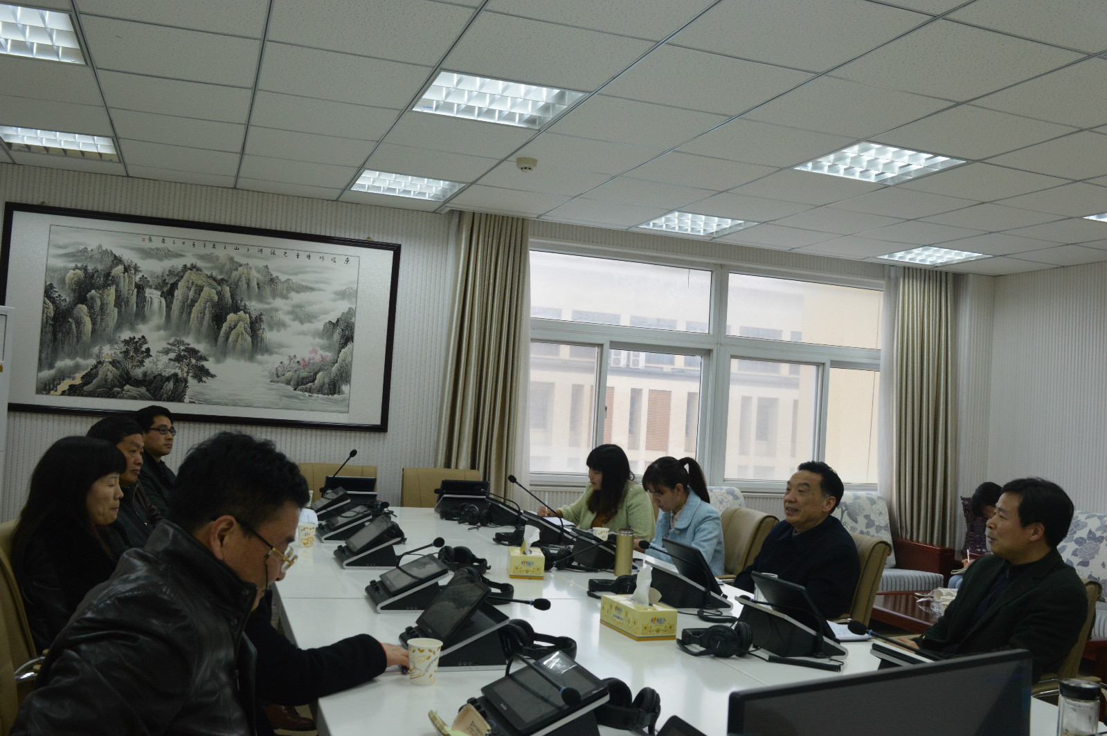 MK体育举办退休教师座谈会