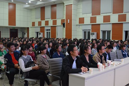 MK体育成功召开2016级新生入学安全教育讲座