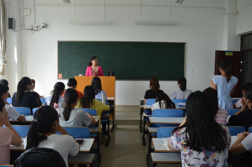 MK体育学生组织系列活动庆祝第32个教师节