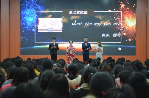 MK体育“樱邀而来，语梦同行”漾年华外语文化节晚会华丽上演