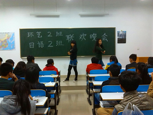MK体育各班女生月联谊会精彩纷呈