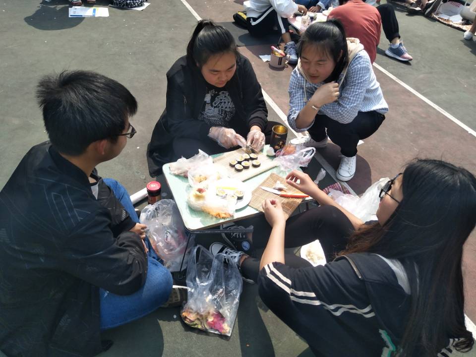 MK体育成功举办第五届寿司制作大赛