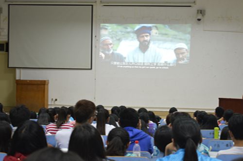 MK体育积极组织学子参加大学生心理健康观影活动