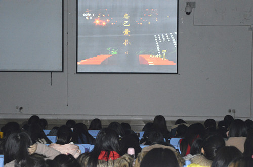 MK体育组织学生观看2015年《感动中国》颁奖晚会