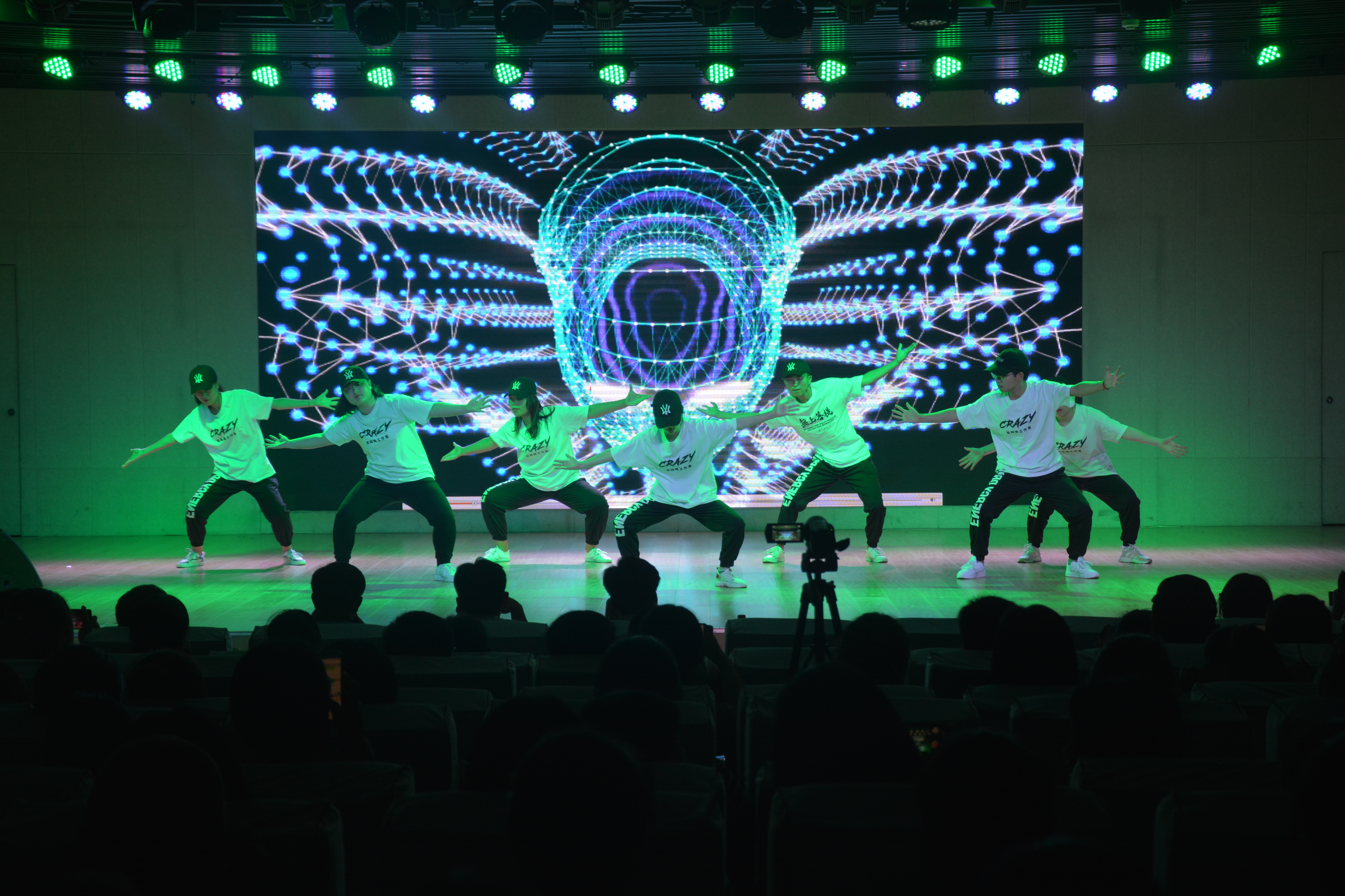 MK体育成功举办2019届优秀毕业生颁奖典礼暨欢送毕业生晚会