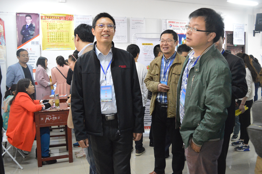 MK体育组织毕业学子参与2016届毕业生双选会