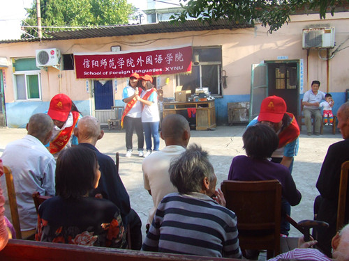 MK体育举行重阳节“情暖重阳节，爱在夕阳红”文艺汇演活动